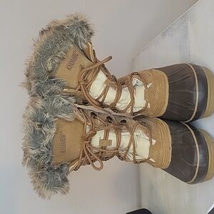 Khombu Boots SZ 6
